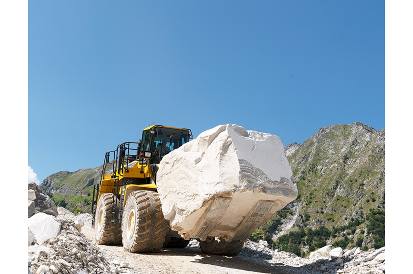 WA600-8 Stone Handler from Komatsu | Kuhn